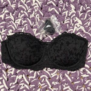 Elegant Black Lace Strapless Bra